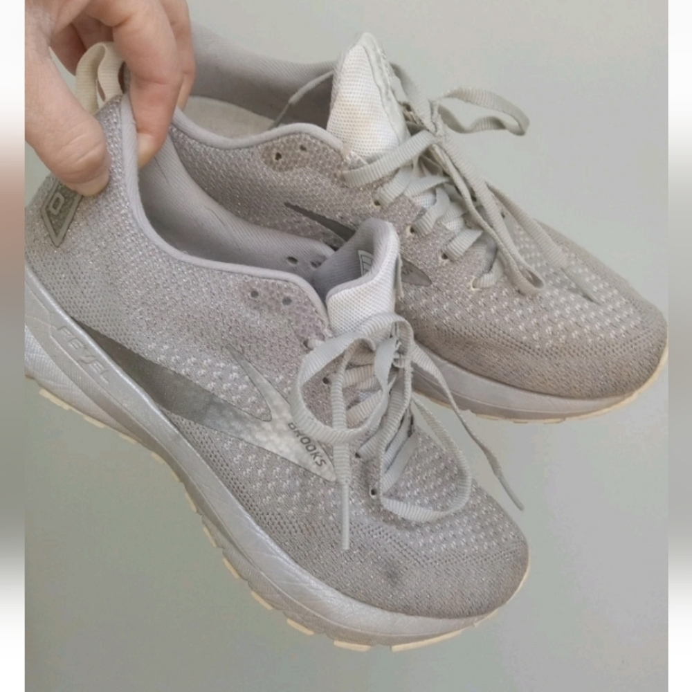 END 30-APR | Brooks Women's Level 4 Athletic Shoes